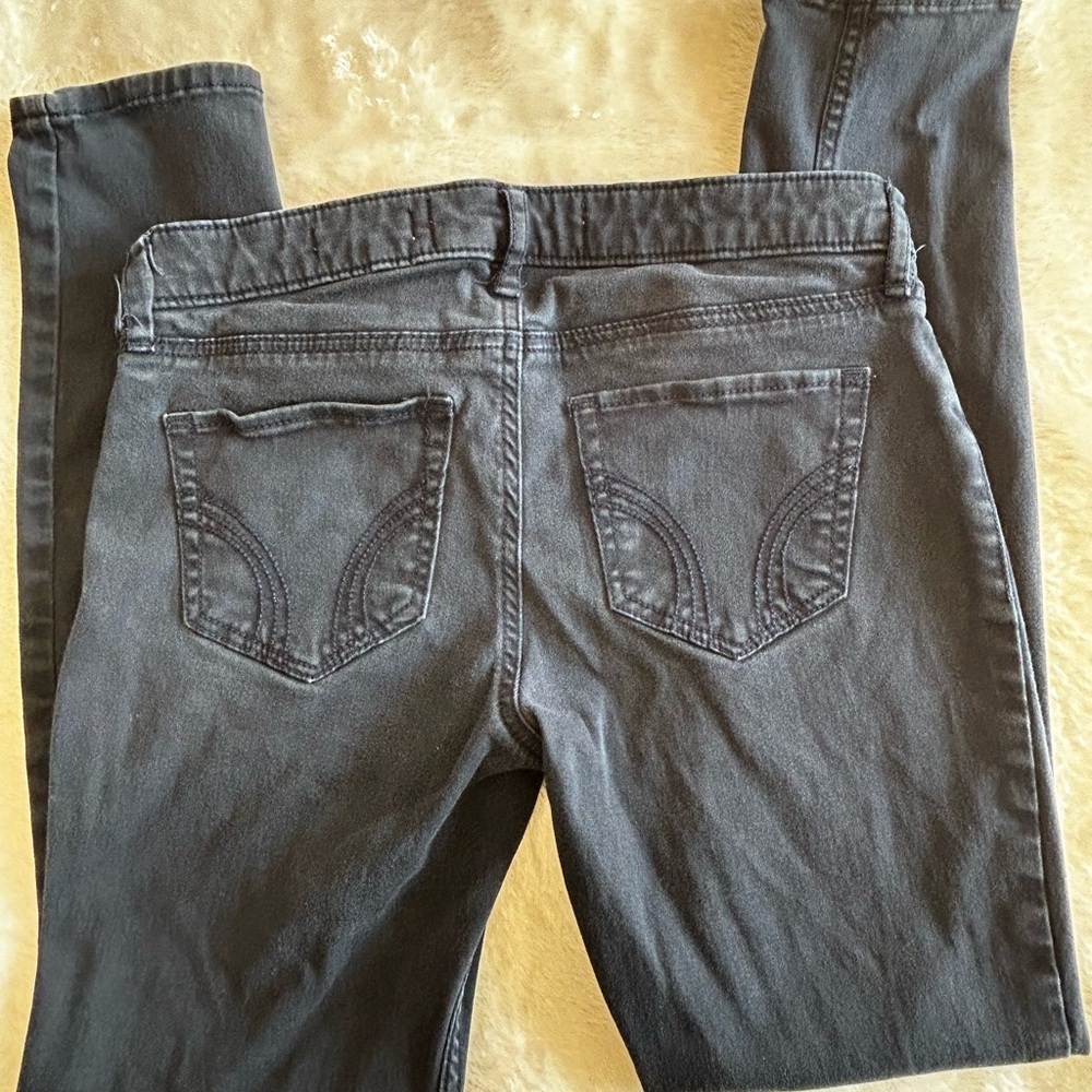 Hollister Women's Low Rise Super Skinny Black Jeans Size 3S - Picture 2 of 5